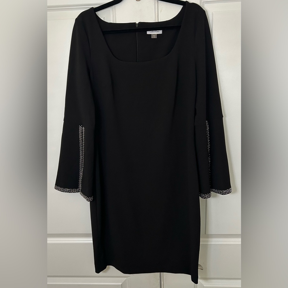 Calvin Klein Elegant Women’s Size 14 Black Dress with Embellished Sleeves